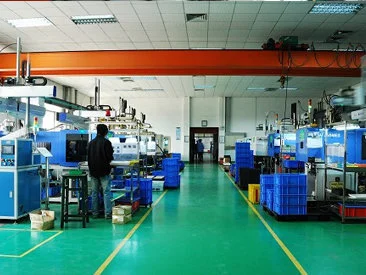 様々な産業用用途のための異なる唇のデザインを持つオイルシール 10